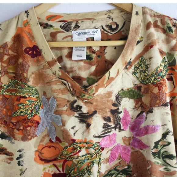 Multi Color and Embellished V-Neck Top Size M - Picture 3 of 9